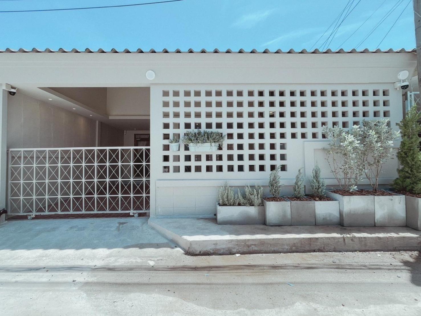 Aoboun House Bangsaen บ้านโอบอุ่น บางแสน ภายนอก รูปภาพ